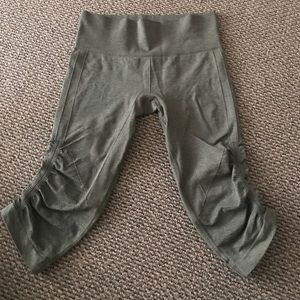 Lululemon in the flow crop